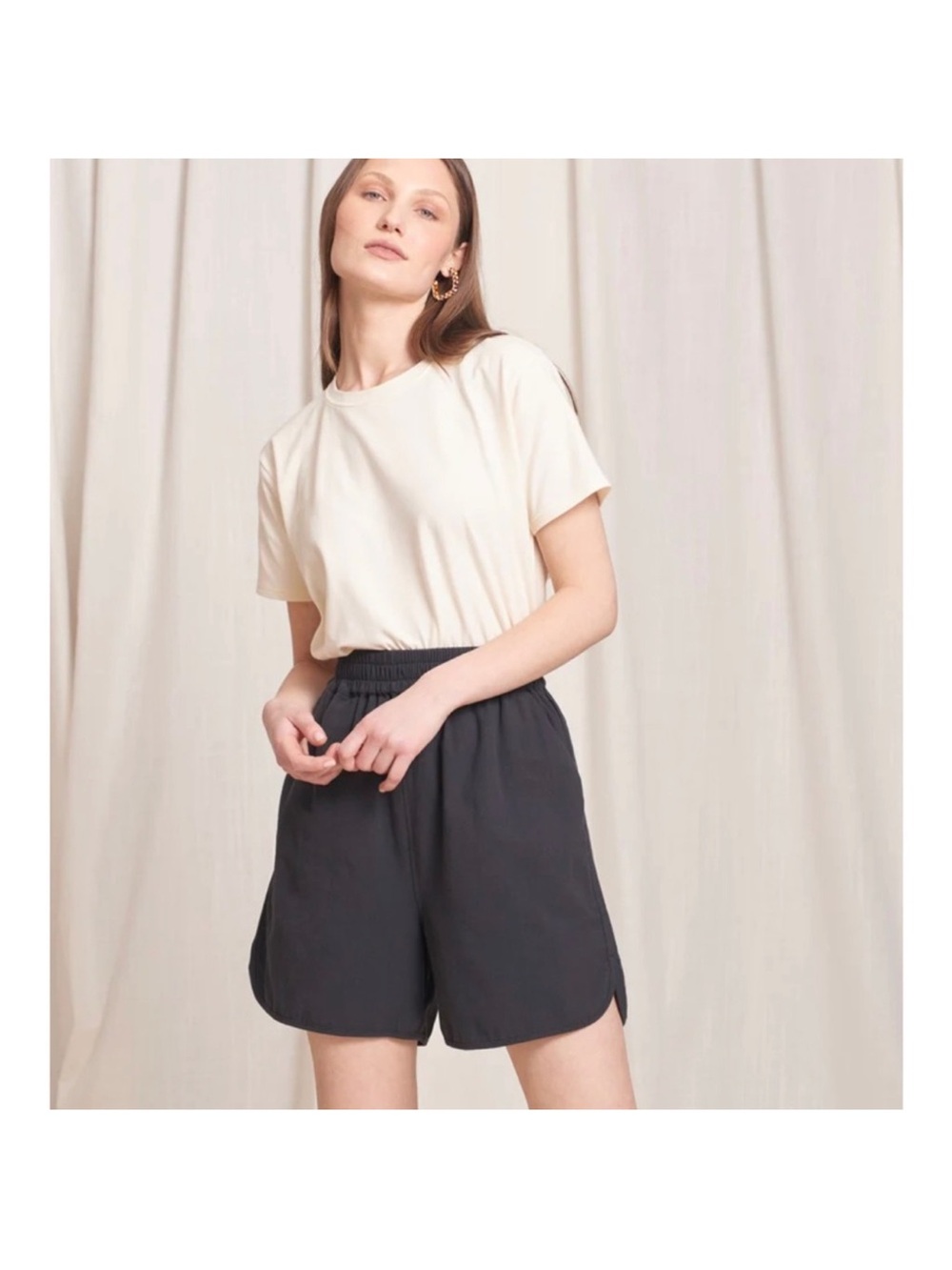 Tradlands High-Waist Black Elastic Shorts